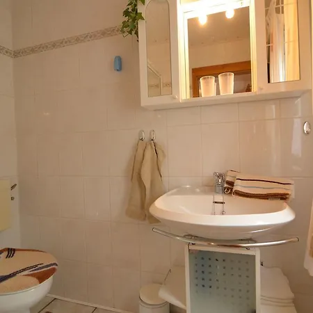 Spacious In With Garden