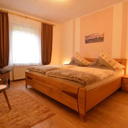 Spacious In With Garden Apartment