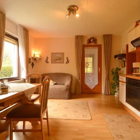 Spacious In With Garden Apartment *
