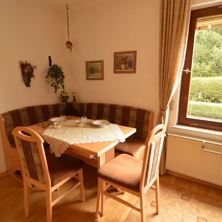 Spacious In With Garden Apartment