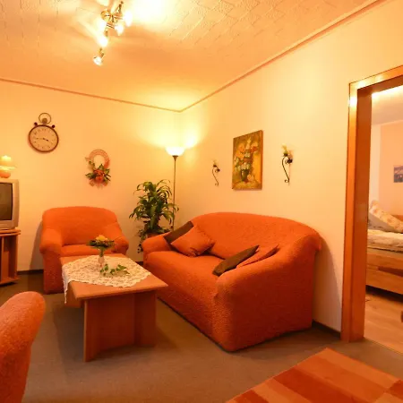 Spacious In With Garden * Deudesfeld