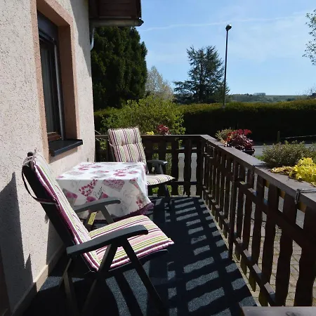 Spacious In With Garden Apartment