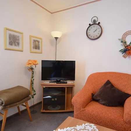 Spacious In With Garden Apartment